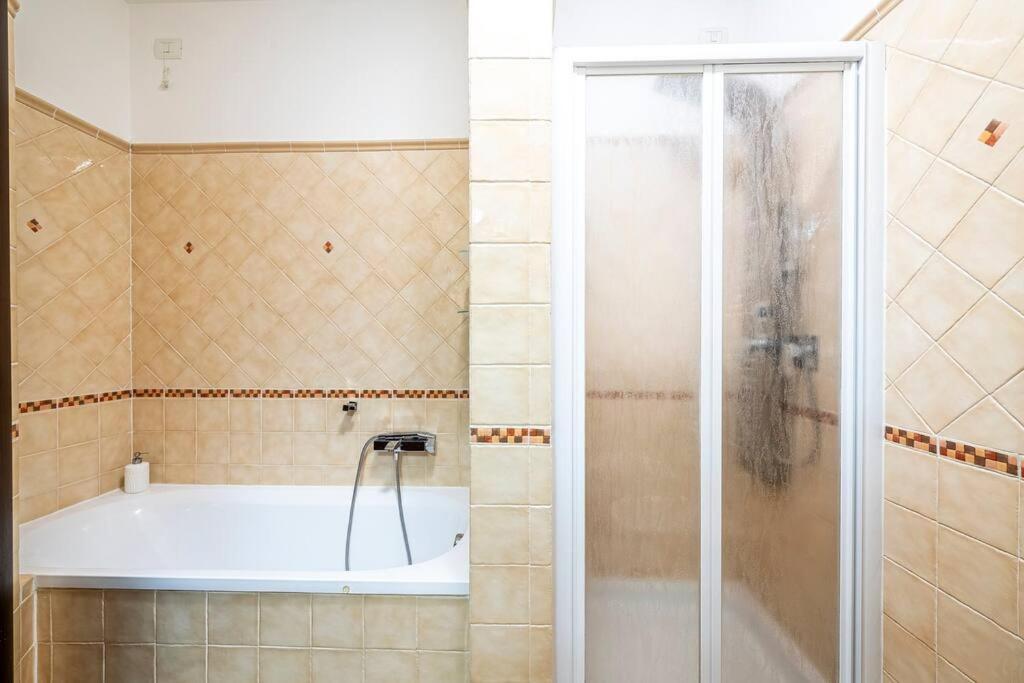 Leopolda Apartment Free Wi-Fi Florenz Exterior foto